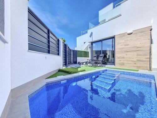 Los Alcazares Villa | Oceanfront Bliss at Mar Menor Sea View - 4-Star Stay