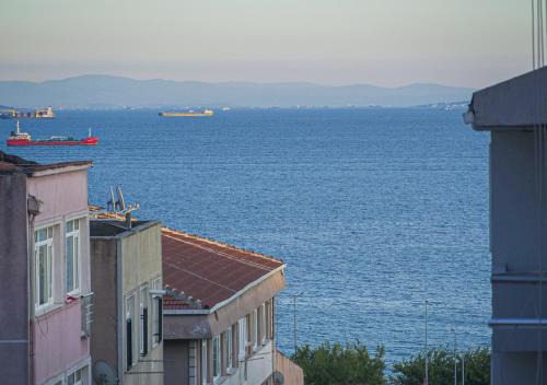 Fatih Apartment | Exceptional Mar Suite: Family-Friendly with Breakfast Included