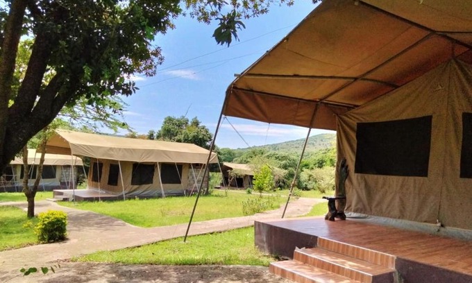 Ololaimutiek Hotel | Experience Nature at Mara Osirua Camp - Pet Friendly Retreat