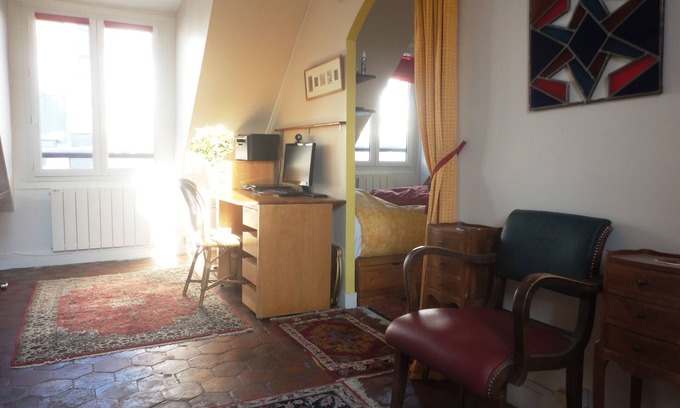 Enfants-Rouges Apartment | Sunny Marais One Bedroom Apartment with Hot Tub & Spa