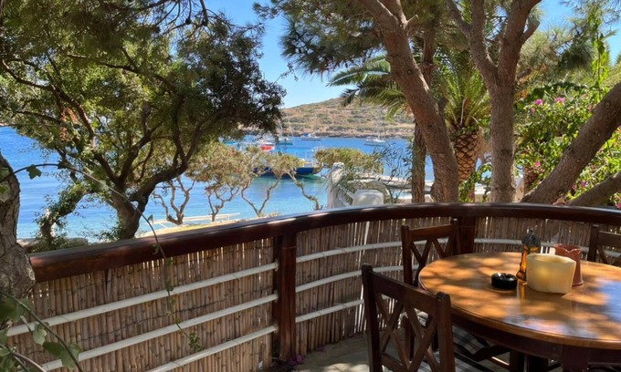 Marathi Apartment | Marathi Cabana next to the sea