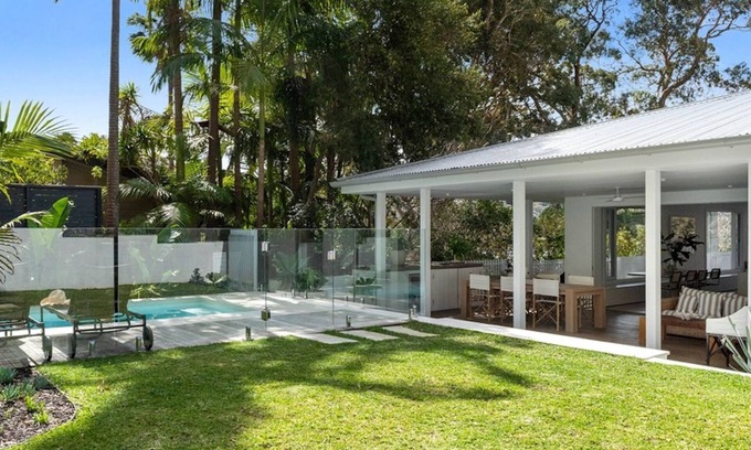 Avalon Beach House | Relax at Marbella Beach House with Oceanfront Views
