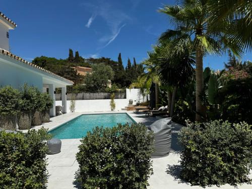 Urbanizacion Marbessa Villa | Marbella Bliss - Luxury 4-Bedroom VILLA with Garden, Private Pool & Jacuzzi, Marbesa near- 5 min to the Cabopino Beach