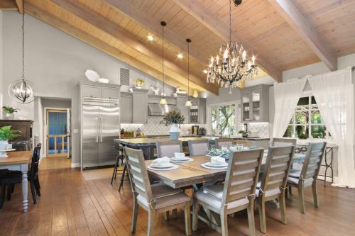 Modesto House | Relax at Marbella Lane - Alpaca Farm House with Pool