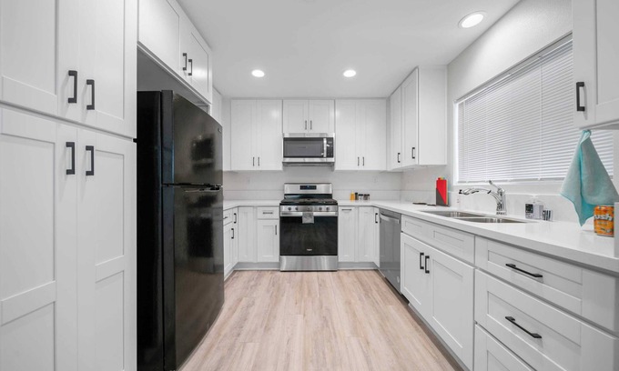 Westmont House | @ Marbella Lane - Modern Aesthetic 4BR Posh Home