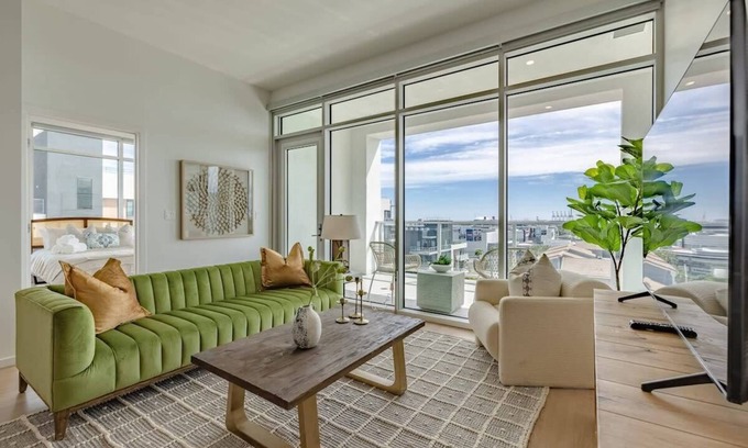 Waterfront Apartment | Ocean View Oasis @ Marbella Lane - Guest Rated 10/10