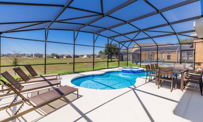 Marbella House | Relaxing Marbella Retreat - Pool, Spa & Games Room Awaits