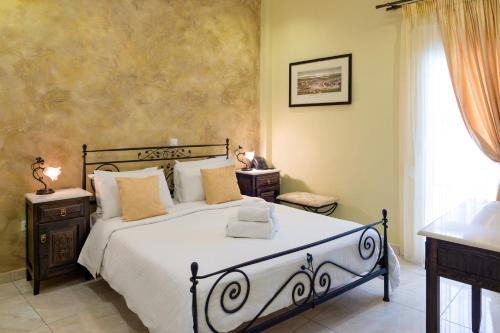 Koukaki Hotel | Discover Marble House: Family-Friendly Comfort Awaits