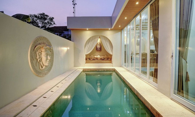 Sunset Road Villa | MarblePool - FlowerBath - DayBed - Spa - SunkenLR - Floating Breakfast - Vacanza