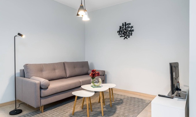 Grunwald Apartment | Cozy 1-Bedroom Retreat in Poznań Grunwald with Kitchen
