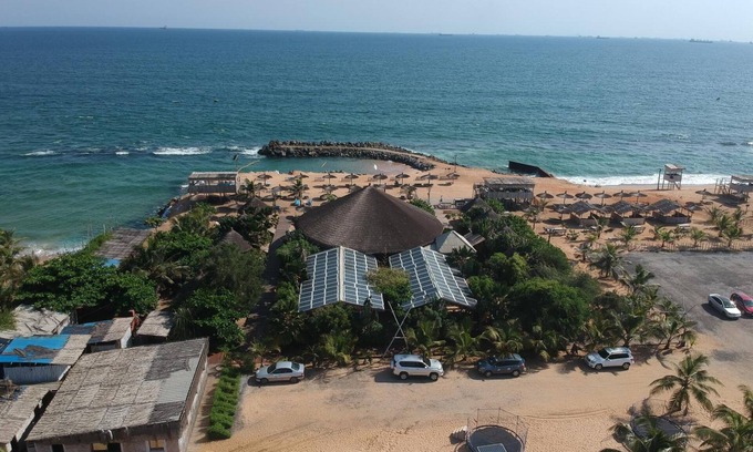 Lome Cabin | Marcelo Beach Club: Ocean View Retreat with Pool & Dining