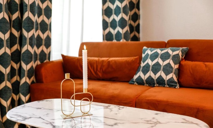 Montreux House | Marché 28 Guesthouse