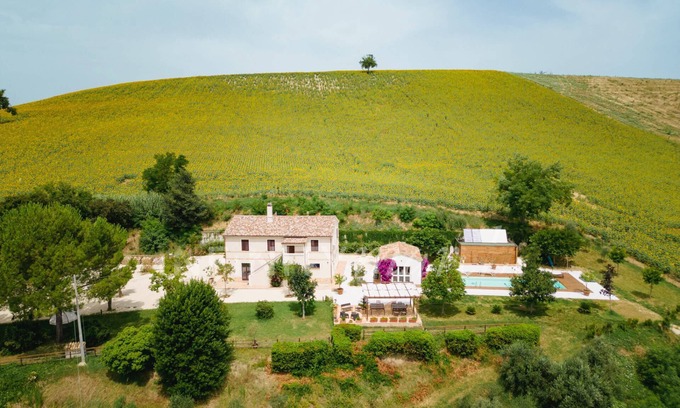 Montefano House | Marche country house with pool in a wonderful location