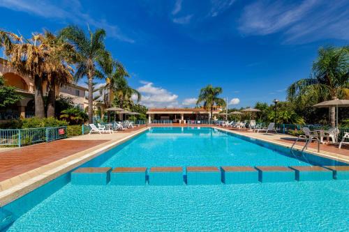Cardedu Apartment | Discover Mare Azzurro: 4-Star Family-Friendly Retreat