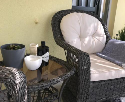 Omis Apartment | Family-Friendly Mare: Perfect Stay with 10/10 Guest Rating