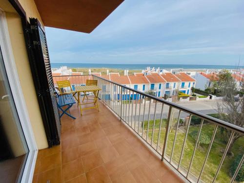 Mas Pinell Apartment | Discover Mare Nostrum 3D: Oceanfront Pet-Friendly Retreat