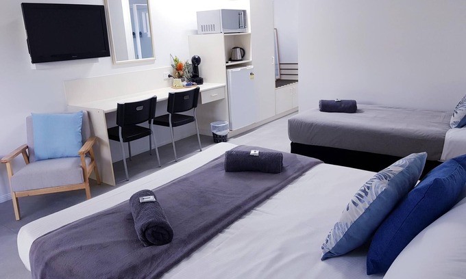 Mareeba Hotel | Discover Comfort at Mareeba Motor Inn with Pool & Dining