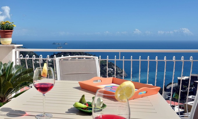 Nerano Apartment | MARELUNA HOME: Oceanfront Escape with Spa & Breakfast