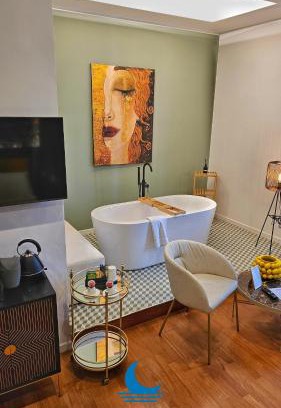Vittorio Emanuele Bed & Breakfast | Discover MareLuna Rooms: Pet-Friendly Haven with Breakfast