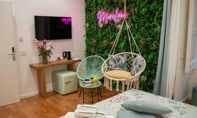 Vittorio Emanuele Bed & Breakfast | Cozy Mareluna Rooms with Breakfast & Family-Friendly Amenities