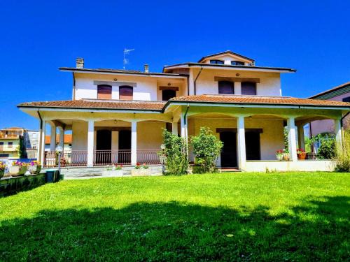 Borghetto di Vara Villa | Relax at Mare Monti Borghetto with Oceanfront Views