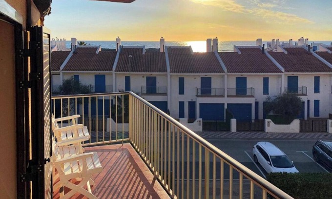 Mas Pinell Apartment | Beachside Retreat at Mares Mas Pinell - Steps from the Sea