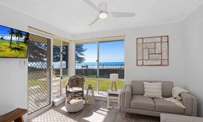 Avoca Beach Apartment | Beachfront Bliss: Marese 1 with Pool & Ocean View!