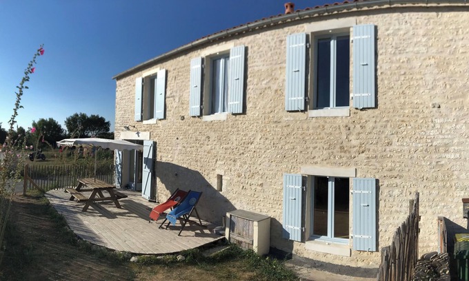 Le Chateau-d'Oleron House | Relaxing Maresia: Family-Friendly Stay Near Grande Plage