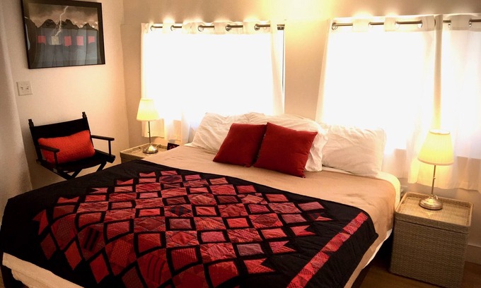 Marfa Apartment | Beautiful Marfa House El Balcon with Balcony Access