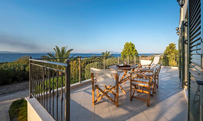 Vagia House | Oceanfront Retreat at MARFAIA - Villa by the Sea