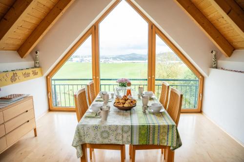 Sarleinsbach Apartment | Relaxing Oceanview Retreat at Marga's Ferienwohnung