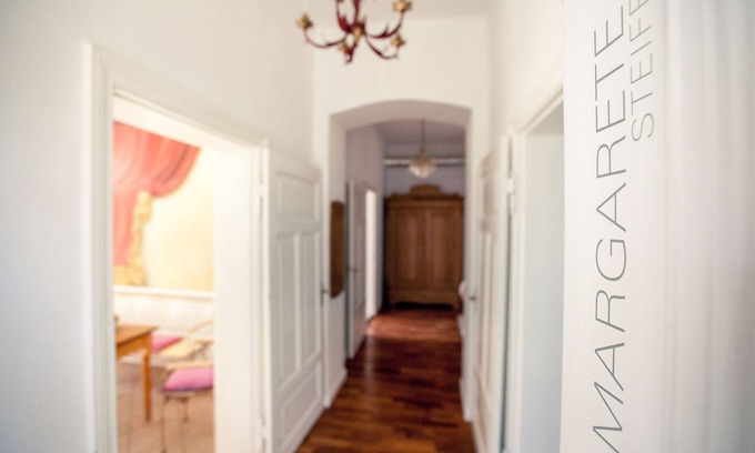 Alt Suhrkow Apartment | Experience Comfort at Margarete - Ferienwohnung auf Gut Pohnstorf