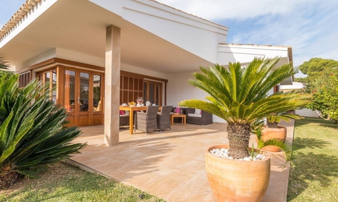 Muro Villa | Discover Villa Margarita with Garden & Spa in Platges de Muro