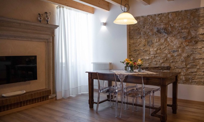 Salo Apartment | Pet and Child Friendly Getaway at Margherita Hotel