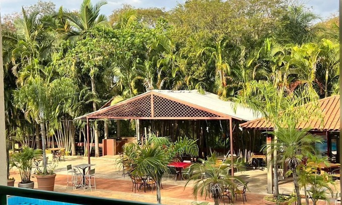 Aracatuba Hotel | Guest-Favorite Mariá Plaza Hotel with Pool and Spa