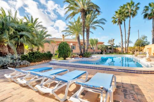 El Chaparral Apartment | Relax at Maria Dependence: Family-Friendly with a Pool