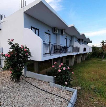 Zalongo Apartment | Family-Friendly Retreat at Maria's Apartment - 9/10 Rated