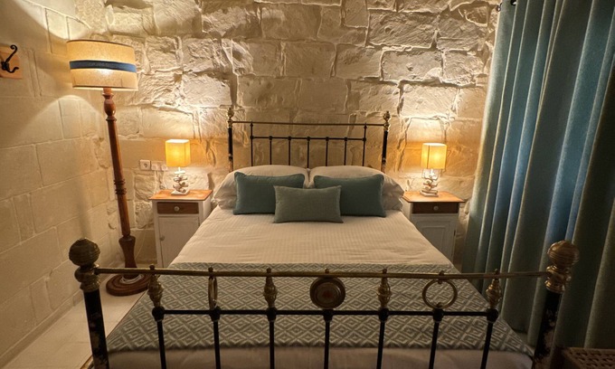 Ta' Għammar Bed & Breakfast | Experience Maria's B&B: Guest Rated 9.8 with Pool & Breakfast