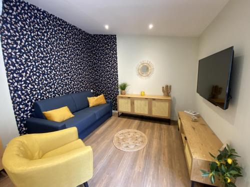 Bergerac Apartment | Discover Marianne 8: Oceanfront Haven with Pool & Hot Tub