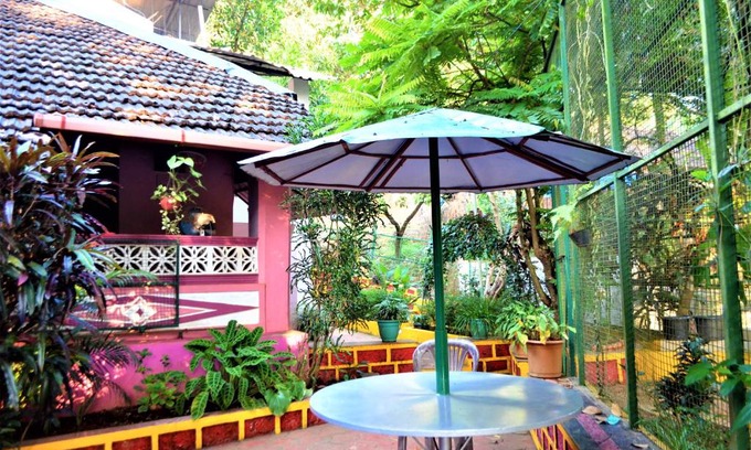 Maina House | Cozy Marias House: Guest Rated 8.6 with Hot Tub & Kitchen