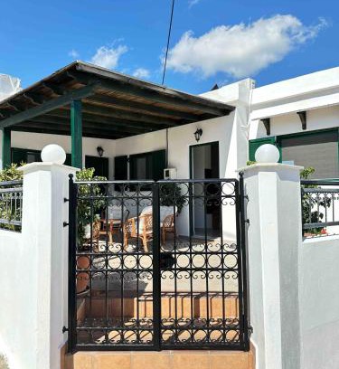 Vation House | Discover Marias Traditional House with Oceanfront Views