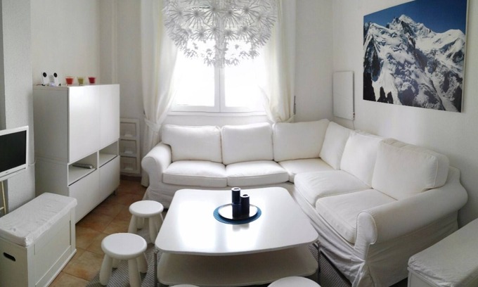 Pradollano Apartment | Maribel Ski: Steps from the Slopes with Family-Friendly Amenities
