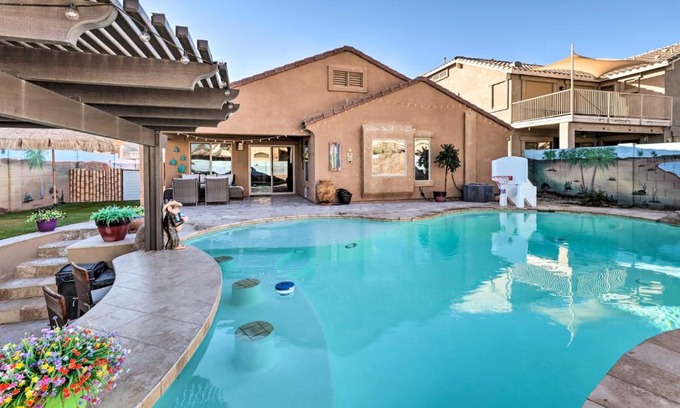 Maricopa House | Ultimate Maricopa Retreat with Swim-Up Bar and Heated Pool