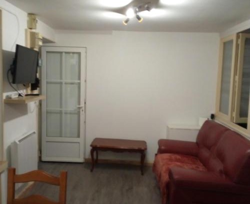 Beaulieu-sur-Loire House | Marie-Emma: Free WiFi & Family-Friendly Comfort Await