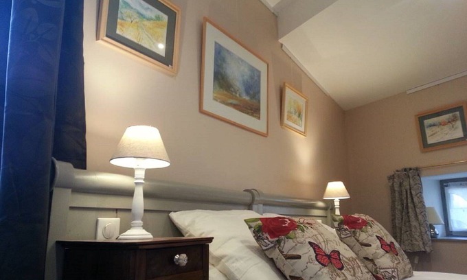 Saint-Haon-le-Chatel House | Cozy MARIE Room at the Saint Jacques Relay with Breakfast