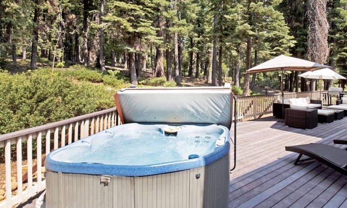 Tahoe Woods House | Unforgettable Escape at Marie's Getaway with Private Beach