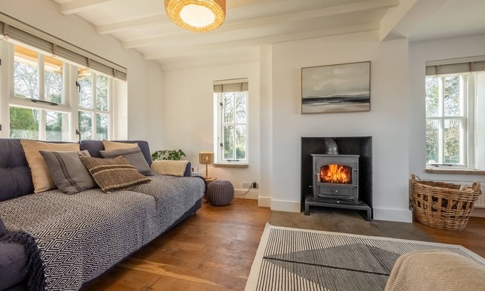 Docking Cottage | Idyllic Marigold Cottage in Docking with Oceanfront Views