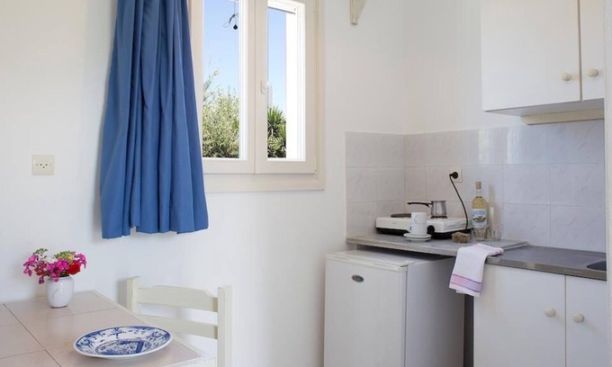 Parasporos Apartment | Marili Apartments, Apt#5 by the sea