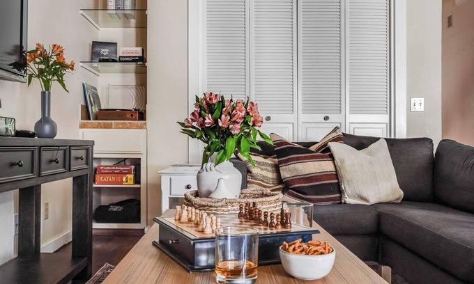 Olympic Valley Cabin | Discover Marillac by Avantstay: Ski Cabin with Balcony & Patio