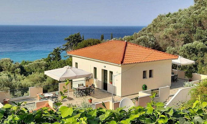 Kokkari Apartment | Oceanfront Marina Apartments with Excellent Guest Ratings
